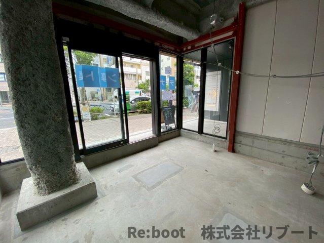 ＣＯＮＮＥＣＴ　ＳＱＵＡＲＥ　ＴＯＹＯＣＨＯのエントランス