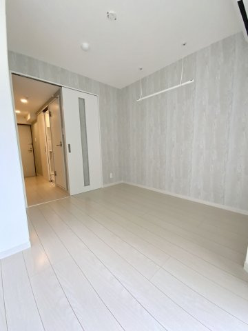 MODERN PALAZZO KEGO FORESTの居間・リビング