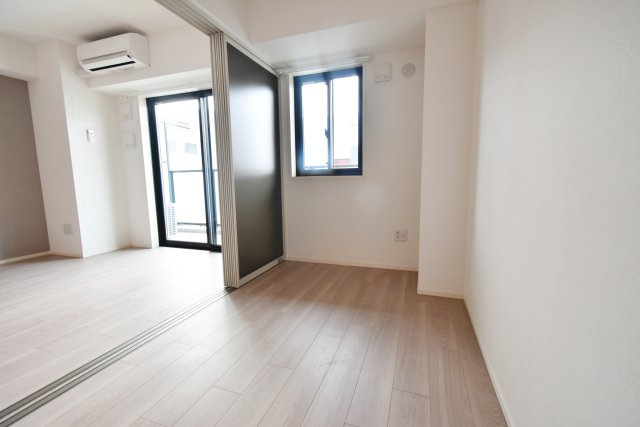 セキュリアコート西宮北口の洋室