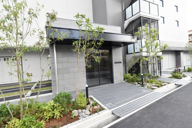 セキュリアコート西宮北口のエントランス