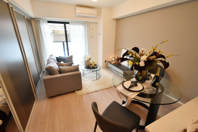 セキュリアコート西宮北口の居間・リビング|203号室モデルルーム