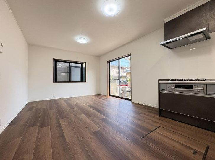 茅ヶ崎市香川4丁目　中古戸建の居間・リビング|リビングです