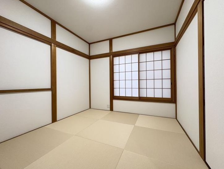 茅ヶ崎市香川4丁目　中古戸建の和室|和室がひろがる居住スペース