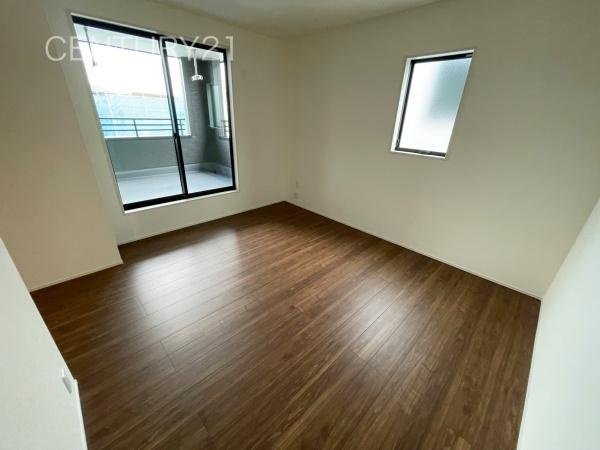 前橋市富士見町小沢 3号棟の洋室|２面採光の明るい洋室です。