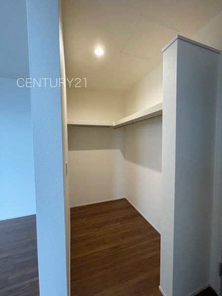 前橋市富士見町小沢 3号棟の収納|ハンガーパイプ付きクローゼットです。