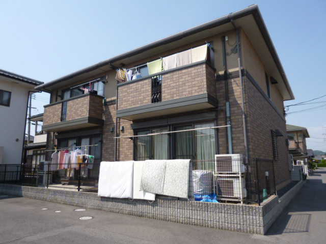 倉敷市連島町鶴新田のアパートの外観