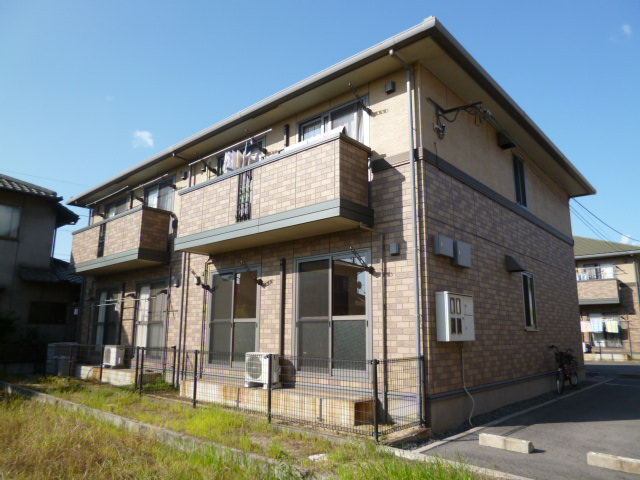 倉敷市連島町鶴新田のアパートの外観