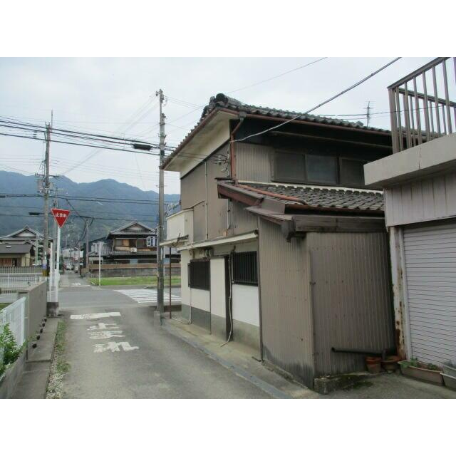 海南市大野中の前面道路含む現地写真