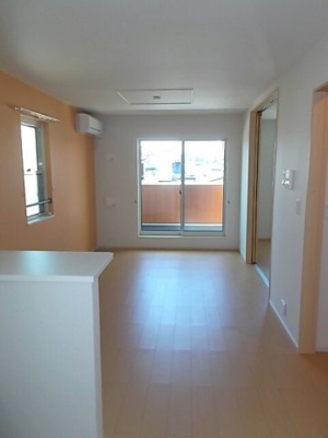 【居間・リビング】 | アルカンシエルⅡ | おしゃれな居間です