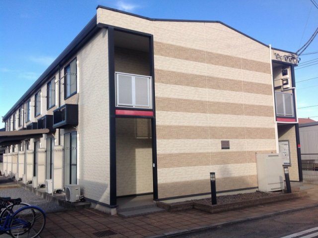 レオパレスフロンティアの外観