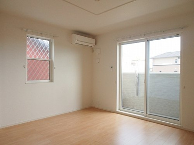 【内装】 | グランデール興浜Ⅱ | 明るい色調の室内です