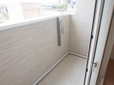 【バルコニー】 | グランデール興浜Ⅱ | 開放的で明るい空間を演出してくれるバルコニーです