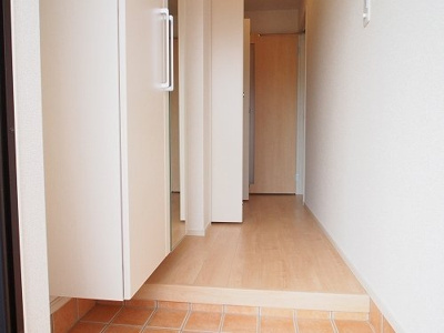 【玄関】 | グランデール興浜Ⅱ | 明るい玄関です