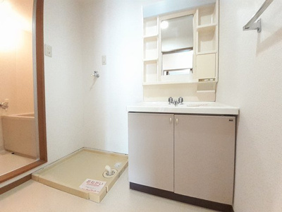 【洗面所】 | グリーンコーポ中塚 | 使いやすい洗面所です