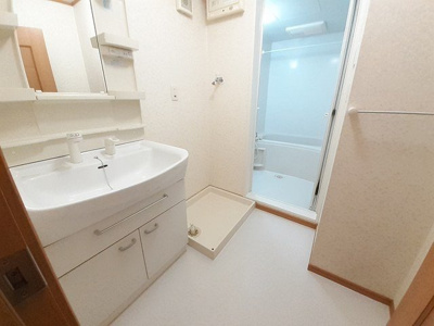 【洗面所】 | モーニンググローリーⅡ | 忙しい朝には欠かせない洗面所です