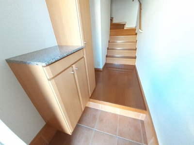 【玄関】 | モーニンググローリーⅡ | 収納もある玄関です