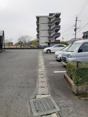 【駐車場】 | ロ－レルコート月尾