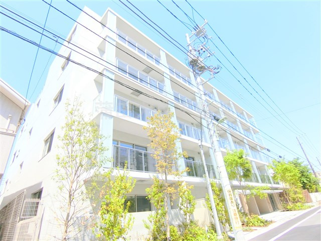 ラティエラ大森西の外観|2021年3月築　RC鉄筋コンクリート造地上5階建て総戸数49戸インターネット無料
東京都大田区大森西2丁目　京浜急行本線大森町駅徒歩13分、平和島駅徒歩14分