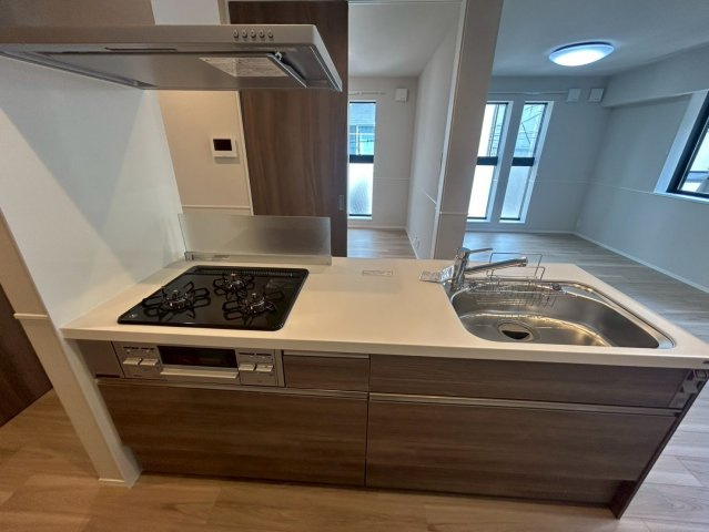 グランリュミエールのキッチン|★グリル付きガス３口システムキッチン★