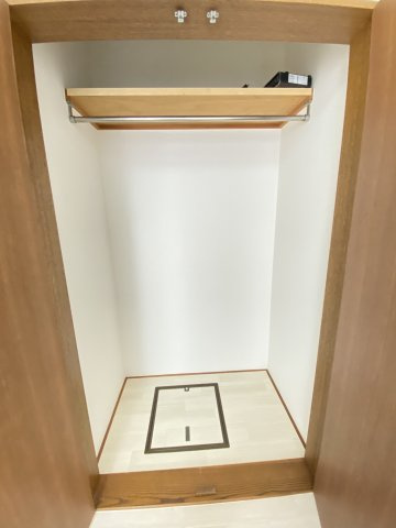 エスポワールの収納|洋服がかけられます
