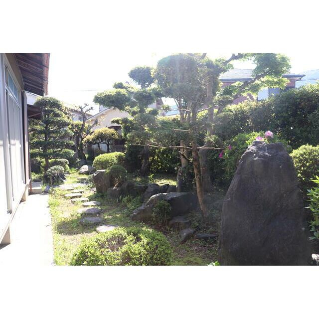 海南市鳥居の庭