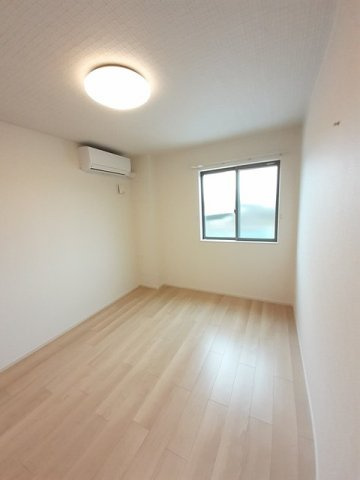 リブリオポラ　Ｃの寝室|きれいな内装です