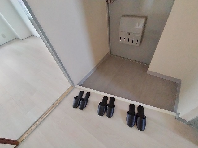 神戸市兵庫区塚本通６丁目の賃貸マンションの玄関