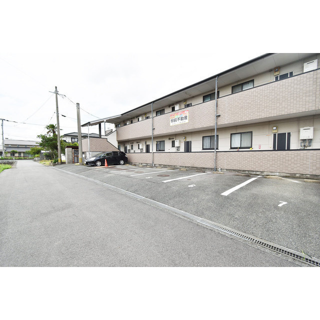 久留米市北野町大城のアパートの駐車場|駐車場に車を止められます