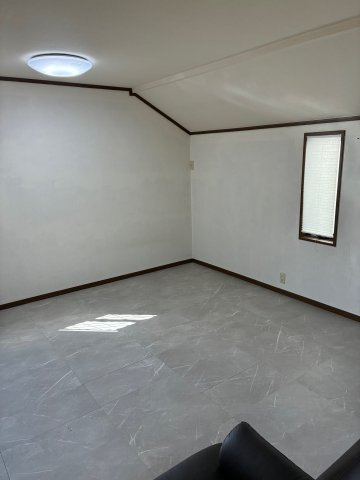 国玉通2丁目中古戸建の洋室