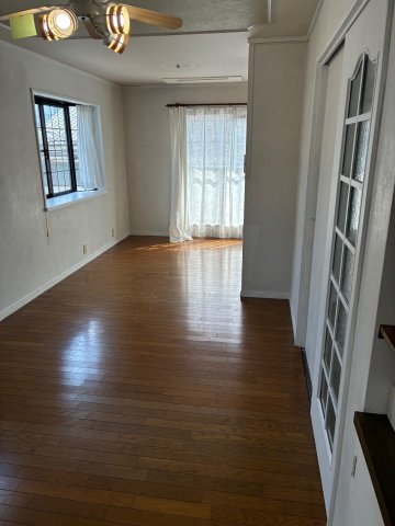 国玉通2丁目中古戸建の居間・リビング