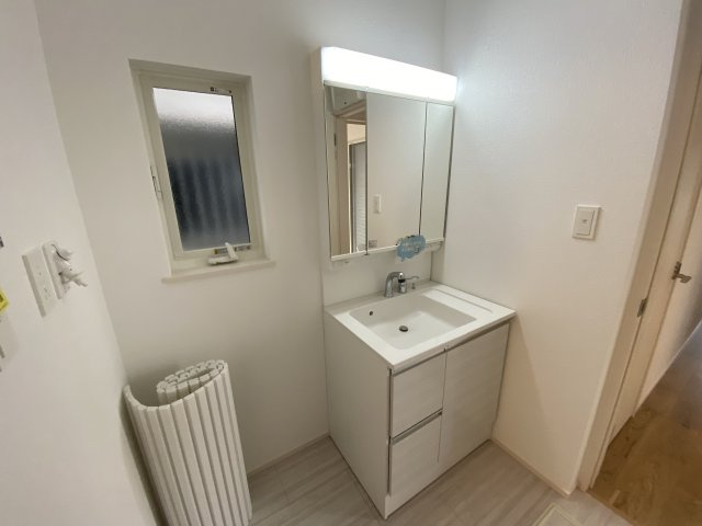 明石市中朝霧丘戸建の独立洗面台
