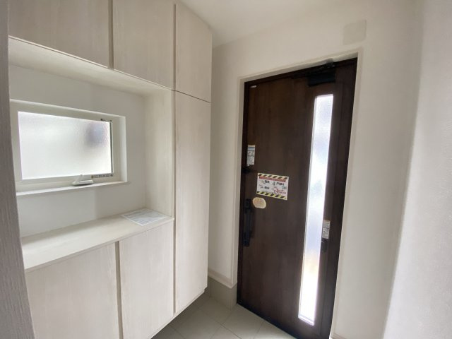 明石市中朝霧丘戸建の玄関