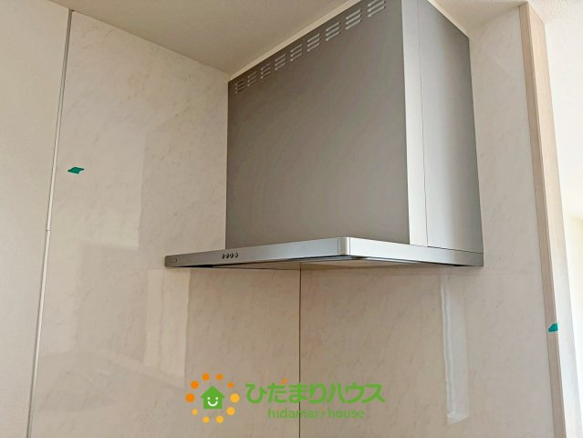 加須市久下２丁目　新築一戸建て　03　いろどりアイタウンのその他|お掃除のしやすいキッチンの換気扇。