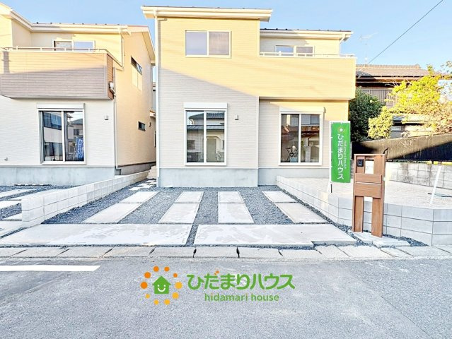 加須市久下２丁目　新築一戸建て　03　いろどりアイタウンの駐車場|２台並列駐車可能！お車の出し入れラクラク！