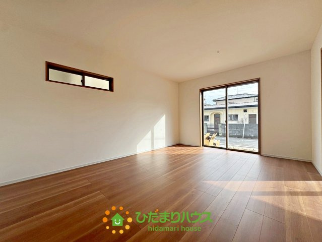 加須市久下２丁目　新築一戸建て　02　いろどりアイタウンの居間・リビング