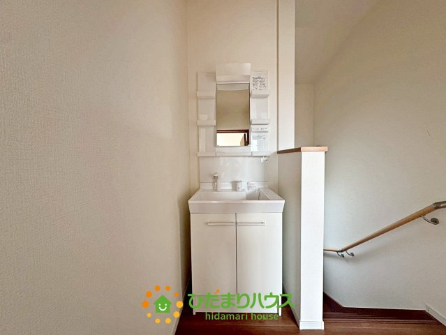 加須市久下２丁目　新築一戸建て　02　いろどりアイタウンの独立洗面台