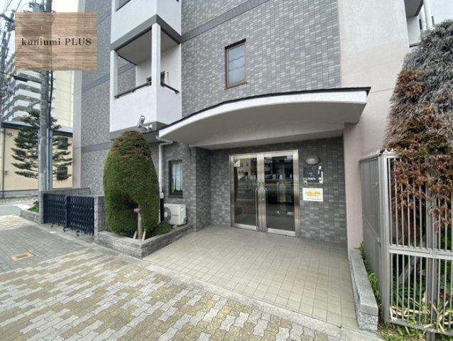 東急ドエル・アルス鶴見緑地公園のエントランス