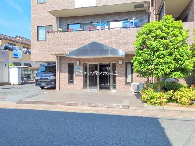 ソフィア越谷デュオ　中古マンションのエントランス