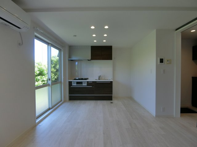 メゾンアムール　D棟の居間・リビング