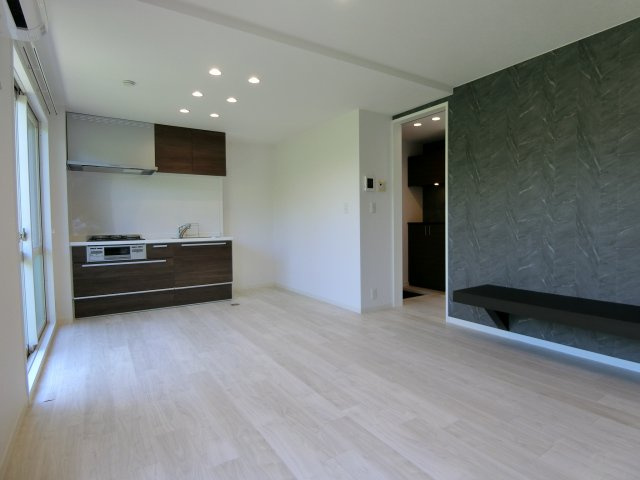 メゾンアムール　D棟の居間・リビング