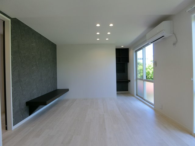 メゾンアムール　D棟の居間・リビング