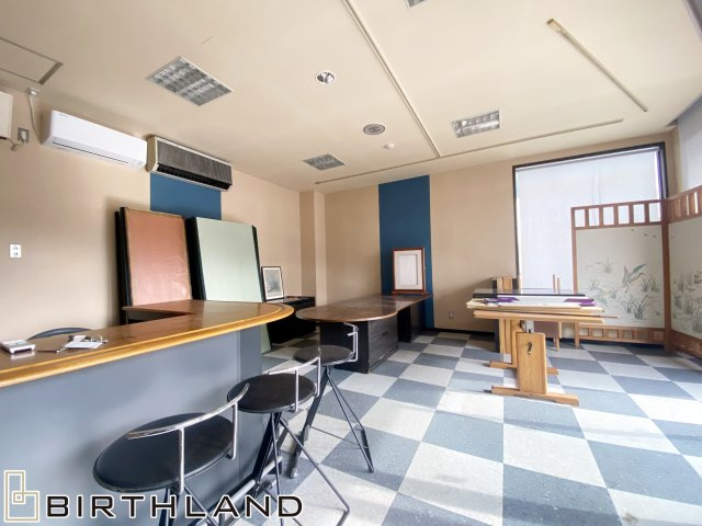 よねやビルの内装|１階