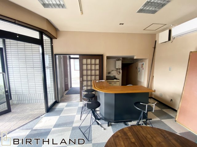 よねやビルの内装|１階