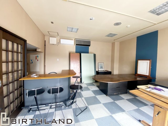 よねやビルの内装|１階