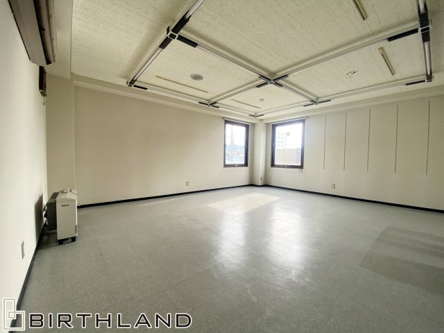 よねやビルの内装|３階