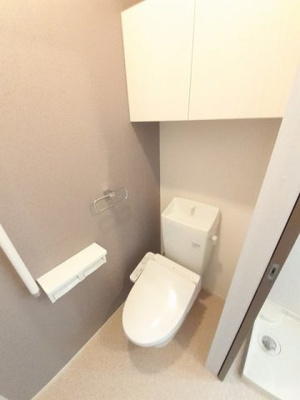 【トイレ】 | ホワイトウェイブ | 清潔感のあるトイレです