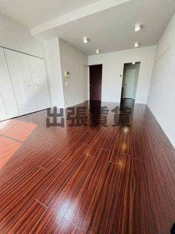 仲介手数料0円リーヴァストゥーディオ丸の内の居間・リビング