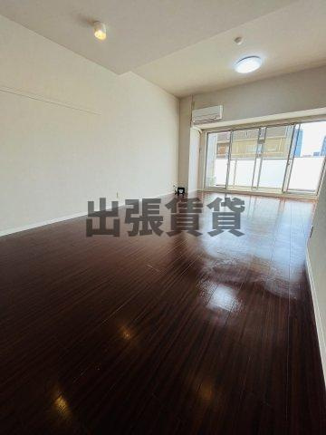 仲介手数料0円リーヴァストゥーディオ丸の内の居間・リビング