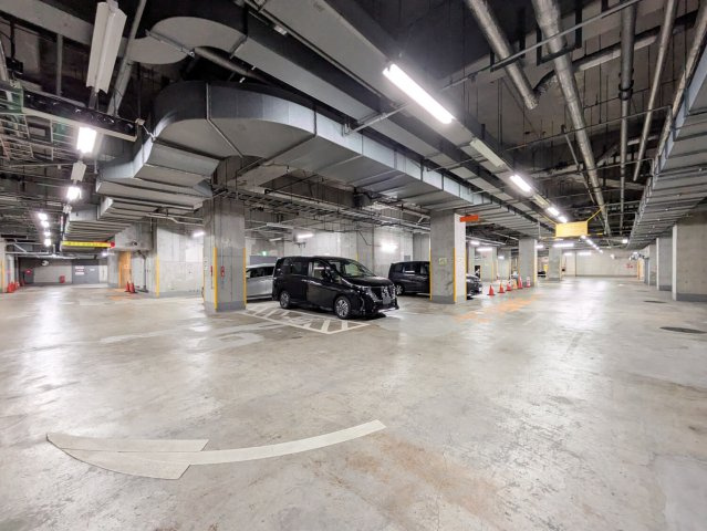 ウエルタワー深川の駐車場