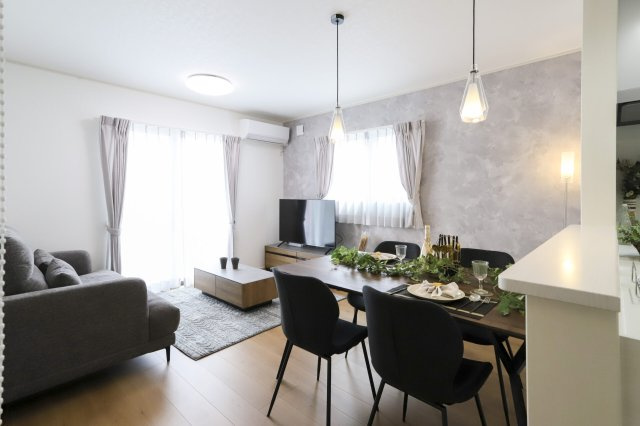 【居間・リビング】の画像